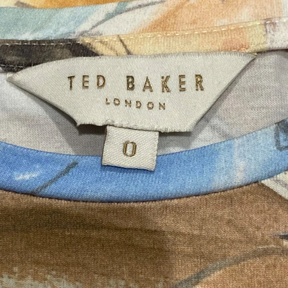 Ted Baker Rosian Printed Tee 16628 - Picture 8 of 11